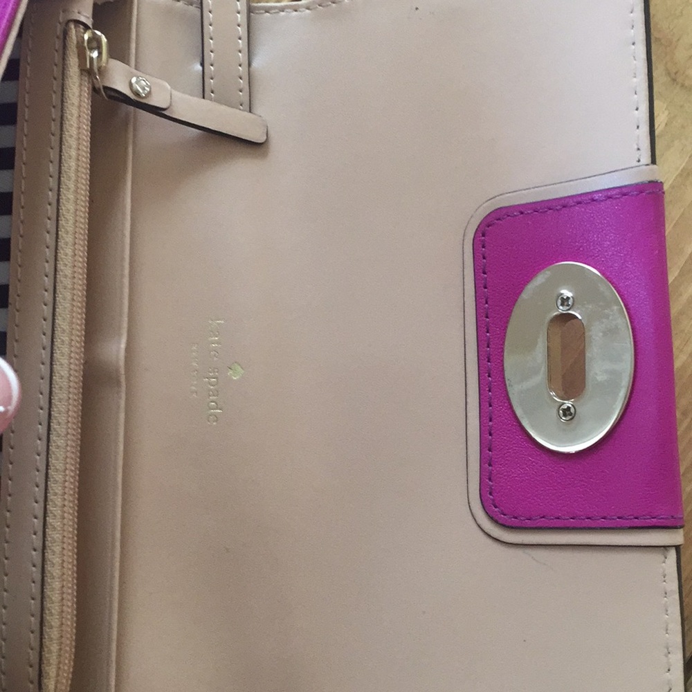 Kate Spade ♠️ Fuchsia Turn-lock Wallet/Wristlet - Picture 5 of 7
